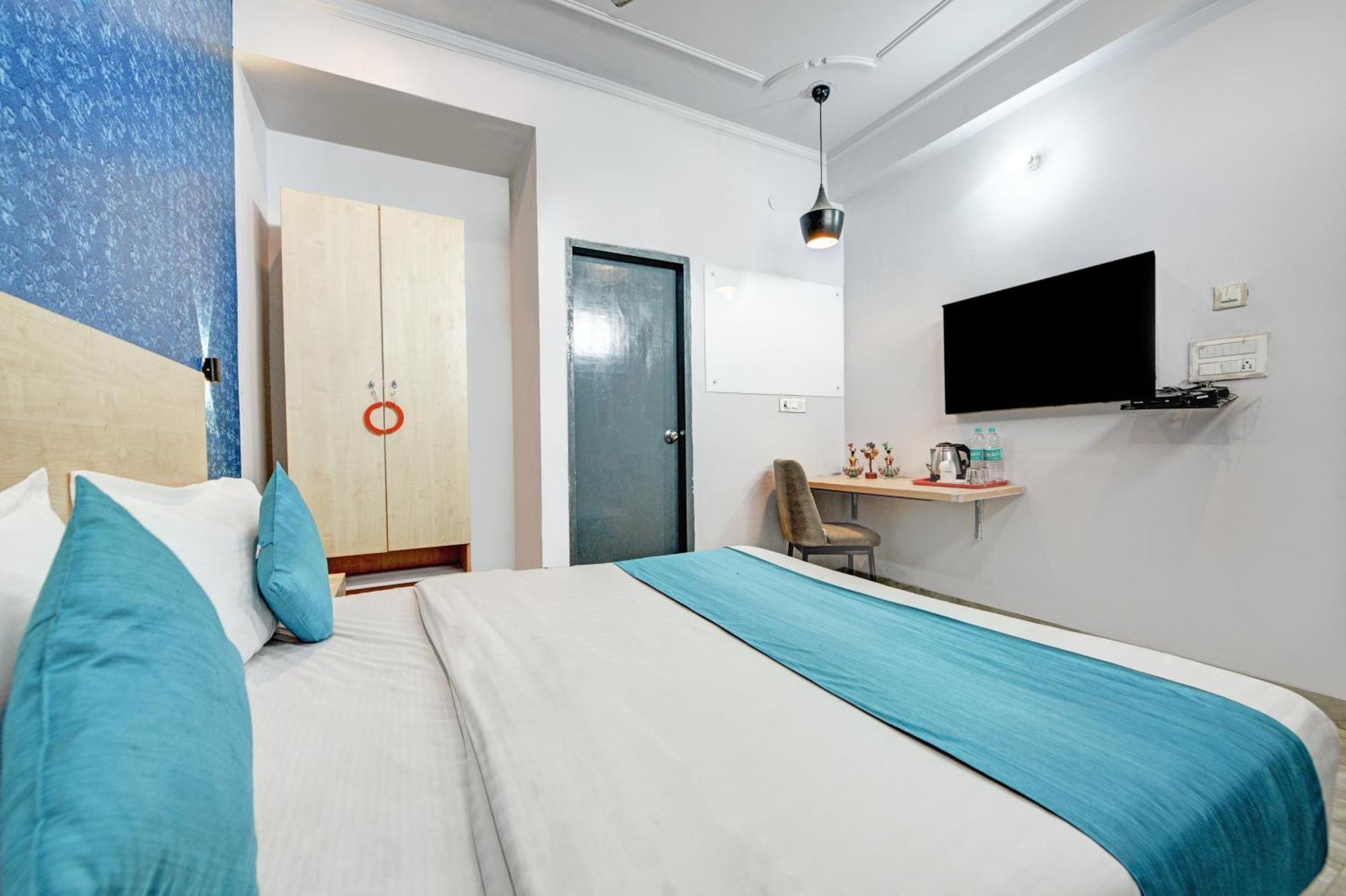Royal Spark Inn1 - Medicity Gurugram, Near Medanta Hospital Gurgaon Phòng bức ảnh