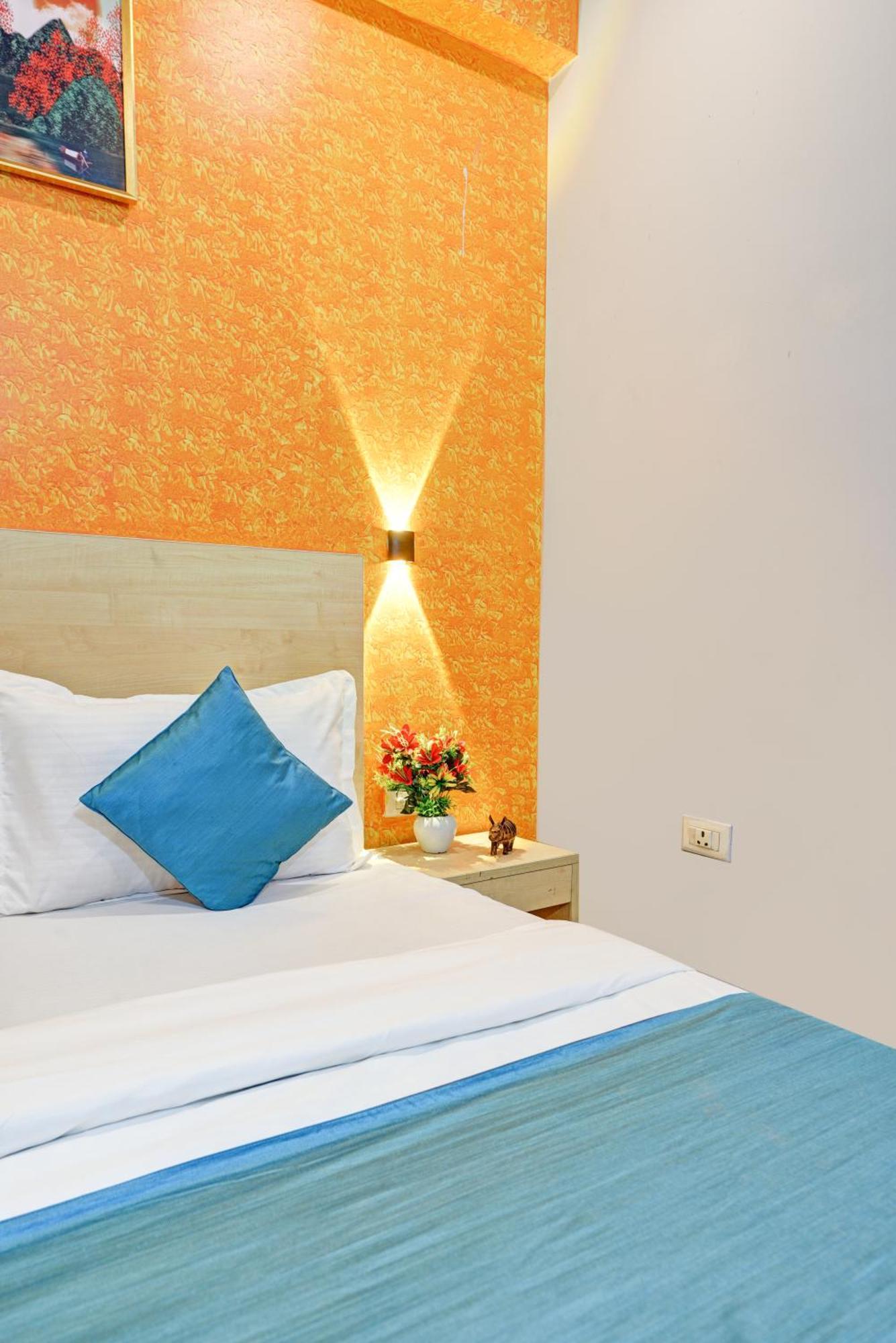 Royal Spark Inn1 - Medicity Gurugram, Near Medanta Hospital Gurgaon Ngoại thất bức ảnh
